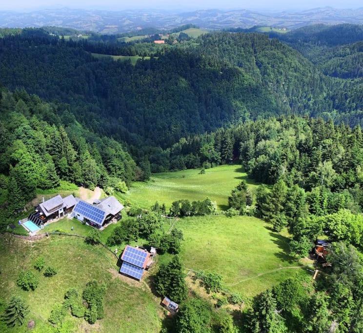 Treehouse Toplak Ruse Buitenkant foto